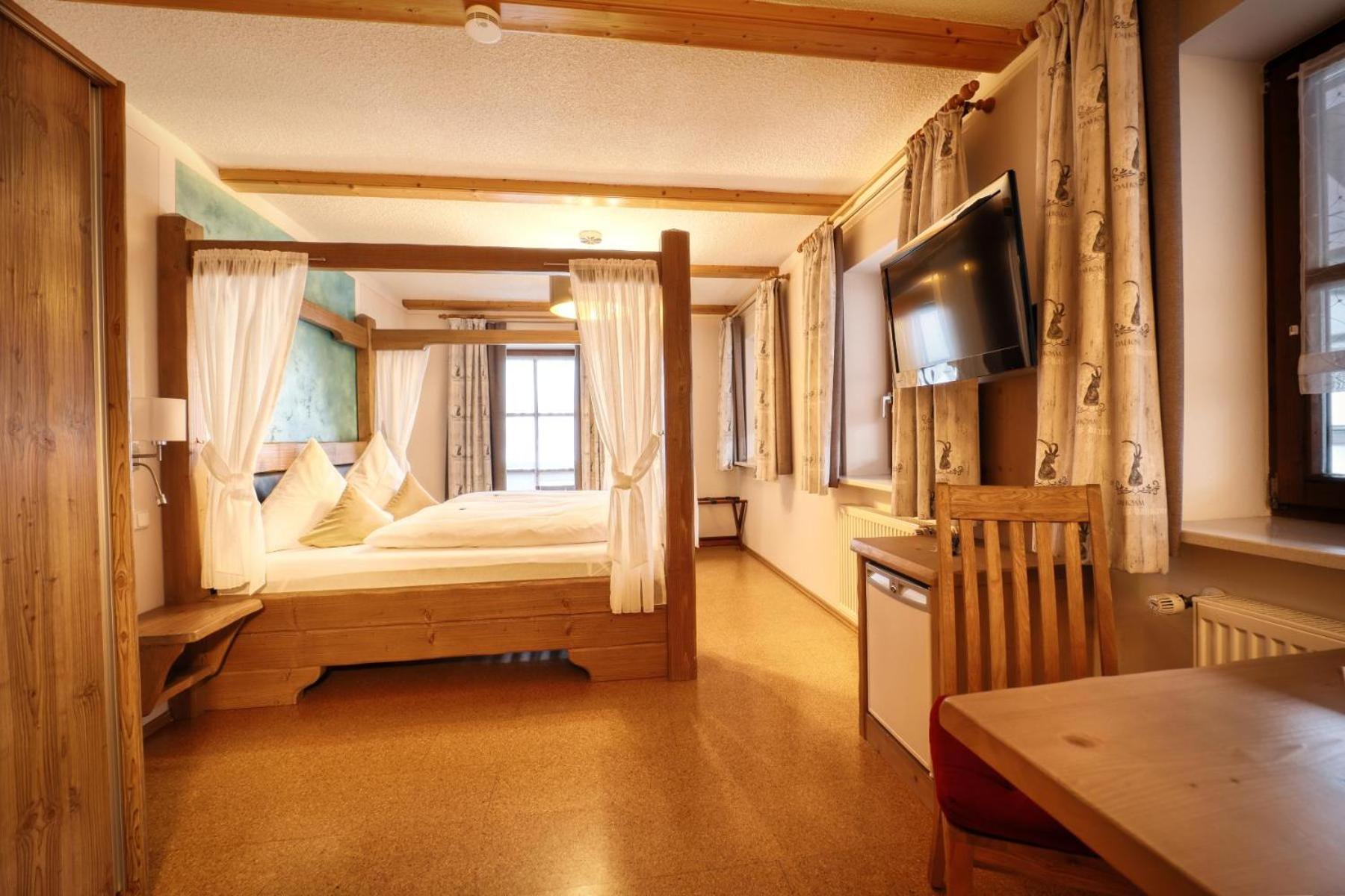 Hotel Hirschenstein Achslach エクステリア 写真