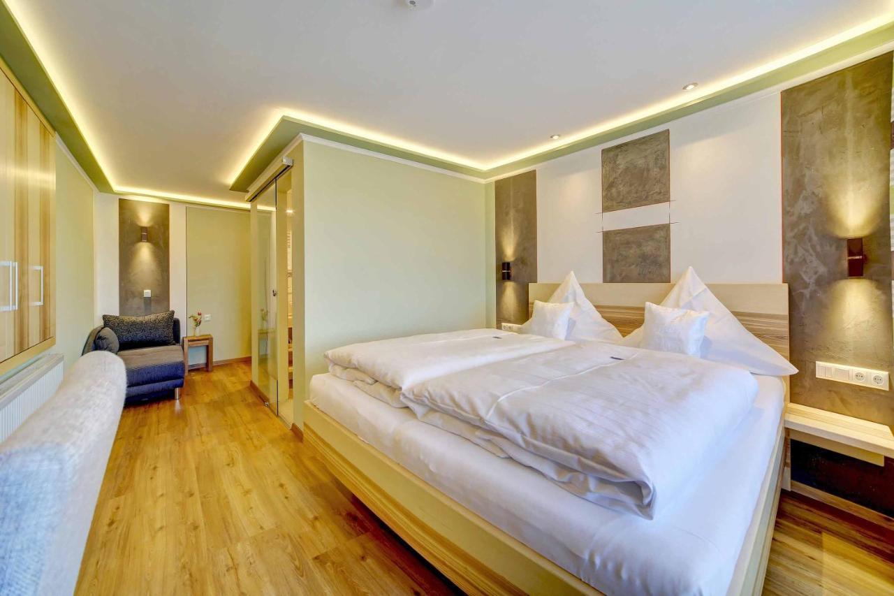 Hotel Hirschenstein Achslach エクステリア 写真
