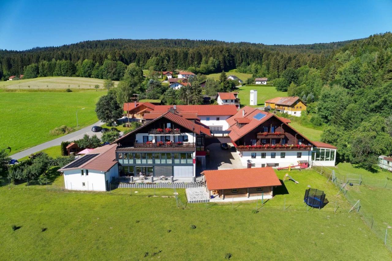 Hotel Hirschenstein Achslach エクステリア 写真